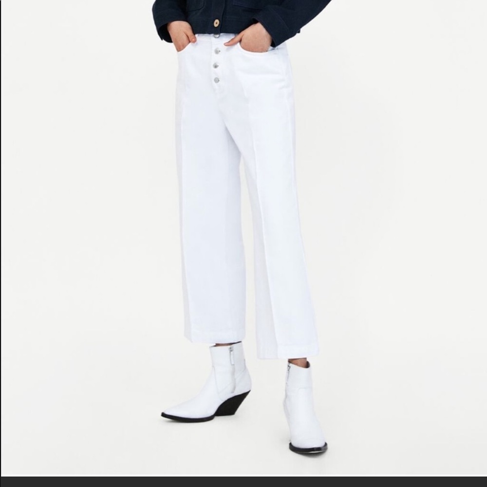 ❌SOLD❌ Zara copped white culottes jeans